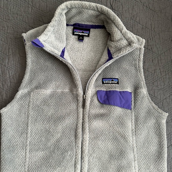 Patagonia women’s gray and purple fleece vest - Picture 3 of 10